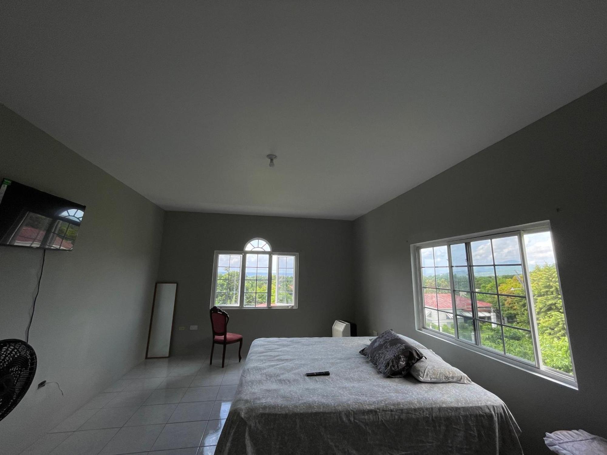 The Retreat Hotel Lyssons Buitenkant foto
